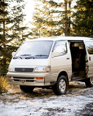 1995 Toyota HiAce JDM car for sale — photo 8 of 25