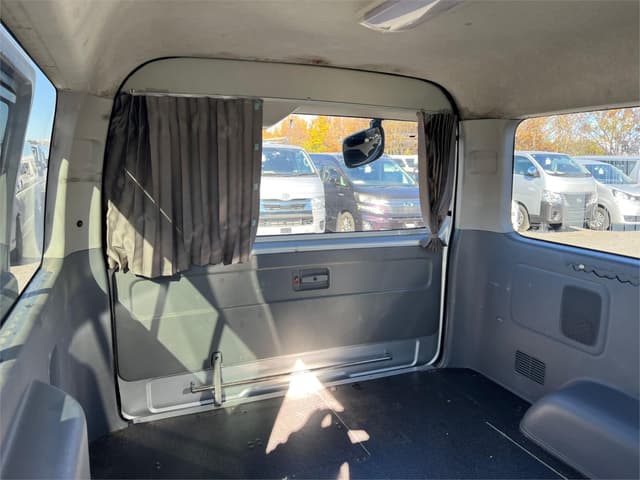 2007 Toyota HiAce JDM car for sale — photo 14 of 25