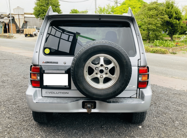 1997 Mitsubishi Pajero JDM car for sale — photo 6 of 21
