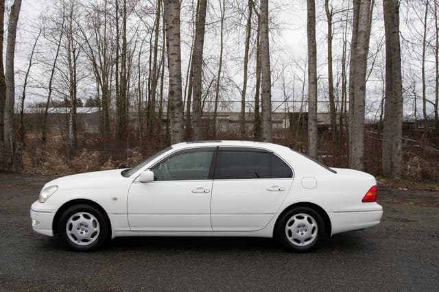 2001 Toyota Celsior JDM car for sale — photo 8 of 15