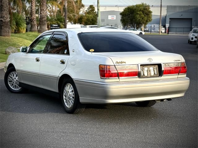 1999 Toyota Crown JDM car for sale — photo 9 of 25