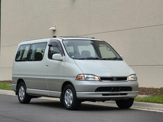 1996 Toyota Granvia JDM car for sale — photo 3 of 23