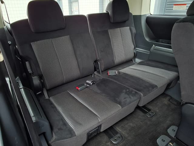 2009 Mitsubishi Delica JDM car for sale — photo 19 of 24