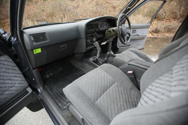 1995 Toyota Hilux JDM car for sale — photo 10 of 25