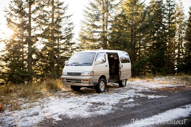 1995 Toyota HiAce JDM car for sale — photo 3 of 25