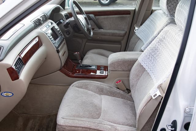 2001 Toyota Majesta JDM car for sale — photo 9 of 15