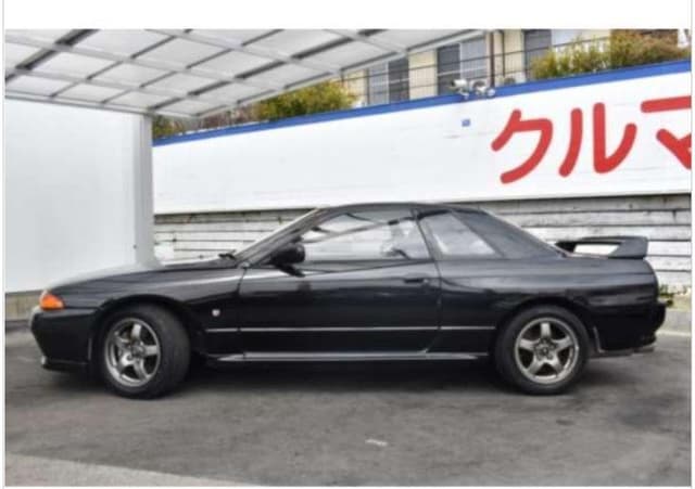 1990 Nissan Skyline JDM car for sale — photo 3 of 25