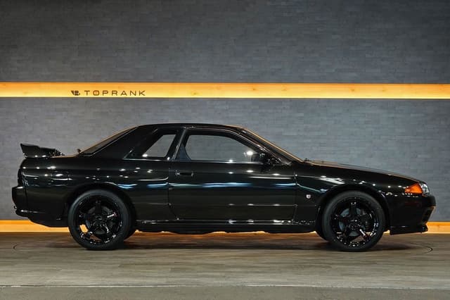 1989 Nissan Skyline JDM car for sale — photo 10 of 25