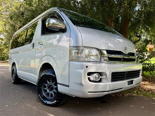 2007 Toyota HiAce JDM car for sale — photo 4 of 25