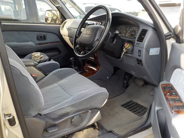 1995 Toyota Hilux Surf JDM car for sale — photo 4 of 7