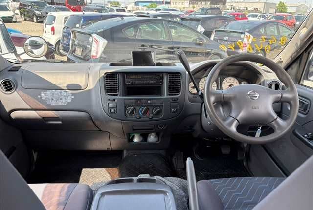 2007 Nissan Caravan JDM car for sale — photo 9 of 25