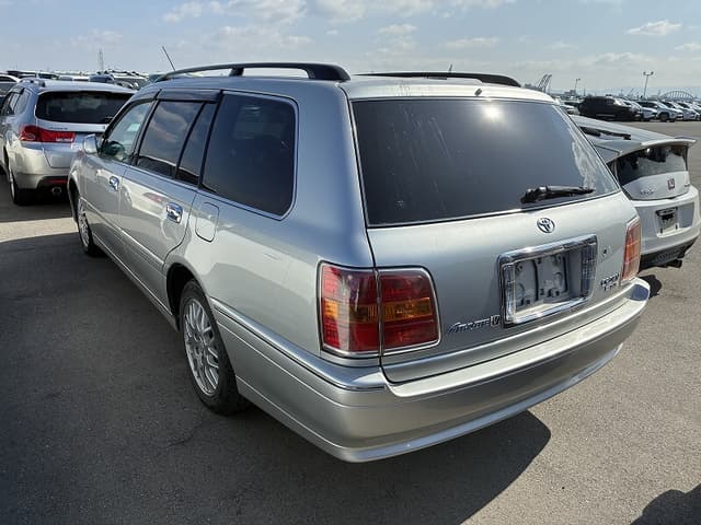 2000 Toyota Crown JDM car for sale — photo 4 of 8