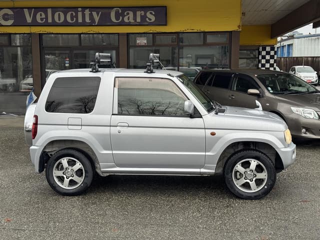 2006 Mitsubishi Pajero Mini JDM car for sale — photo 8 of 20