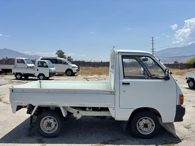 1992 Daihatsu Hijet JDM car for sale — photo 8 of 25