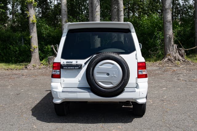 2000 Mitsubishi Pajero JDM car for sale — photo 5 of 12