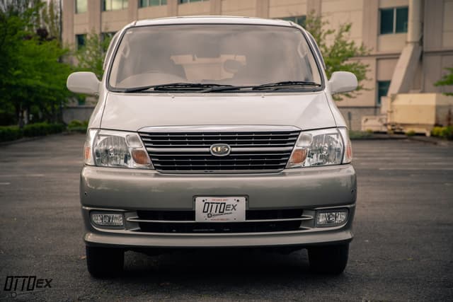 2001 Toyota Granvia JDM car for sale — photo 3 of 25