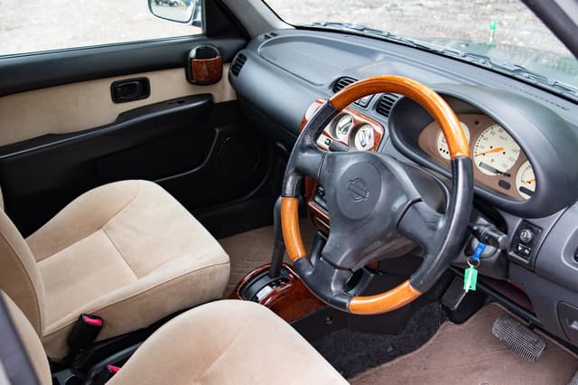 2001 Nissan March JDM car for sale — photo 8 of 11