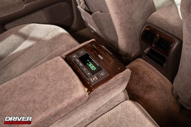 1996 Nissan Cima JDM car for sale — photo 18 of 25