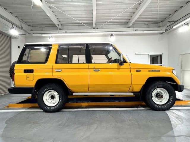 1991 Toyota Land Cruiser Prado JDM car for sale — photo 3 of 25