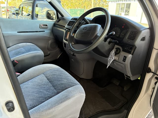1997 Toyota Regius JDM car for sale — photo 10 of 13
