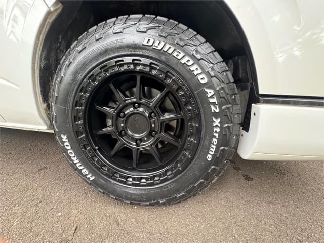 2010 Toyota HiAce JDM car for sale — photo 16 of 23