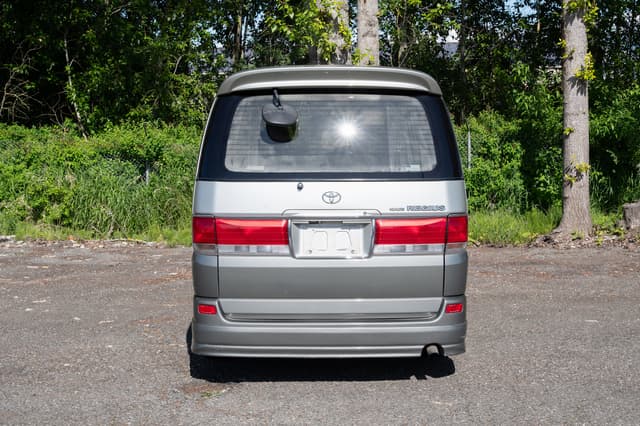 1997 Toyota Regius JDM car for sale — photo 4 of 15