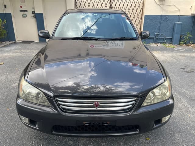 1999 Toyota Altezza JDM car for sale — photo 2 of 17