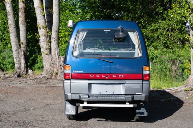 1999 Mitsubishi Delica JDM car for sale — photo 5 of 15