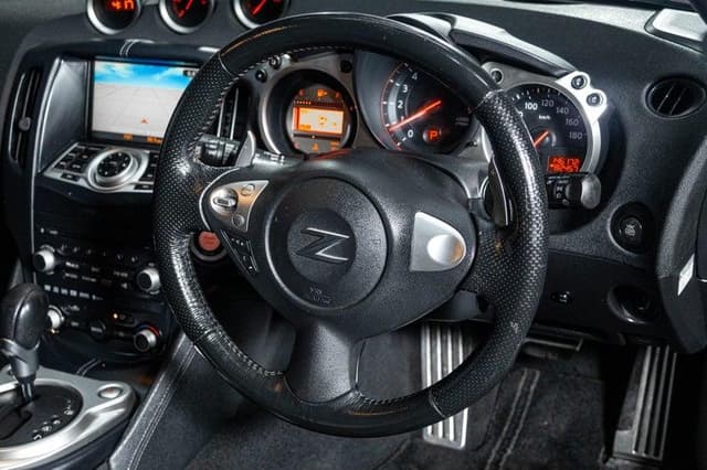 2009 Nissan Fairlady Z JDM car for sale — photo 15 of 18