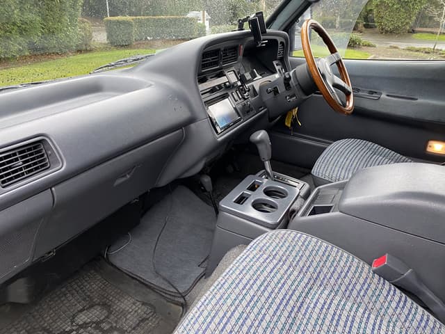 1995 Toyota HiAce JDM car for sale — photo 9 of 10