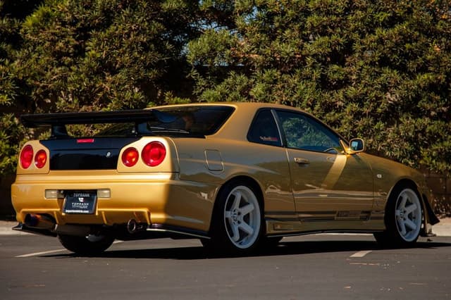 1998 Nissan Skyline JDM car for sale — photo 9 of 25