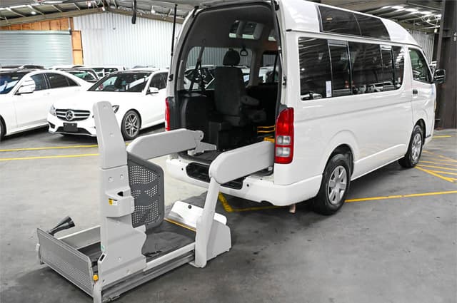 2012 Toyota HiAce JDM car for sale — photo 3 of 25