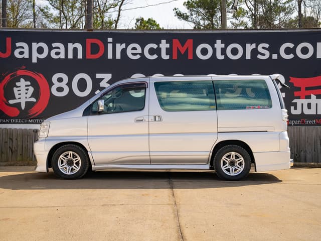 1998 Nissan Elgrand JDM car for sale — photo 10 of 25