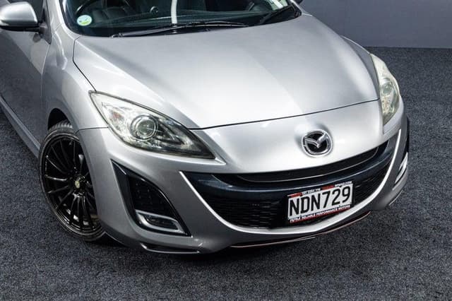 2010 Mazda Axela JDM car for sale — photo 12 of 17