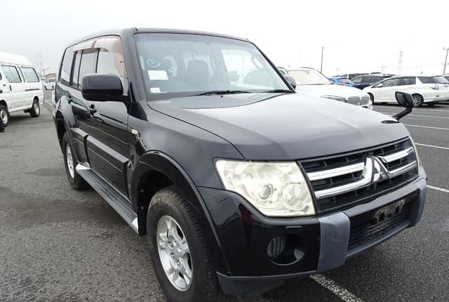 2008 Mitsubishi Pajero JDM car for sale — photo 7 of 25