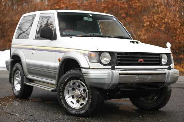 1996 Mitsubishi Pajero JDM car for sale — photo 4 of 25