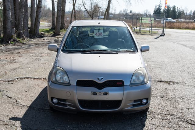 2001 Toyota Vitz JDM car for sale — photo 2 of 15