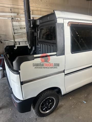 2004 Daihatsu Hijet JDM car for sale — photo 9 of 13