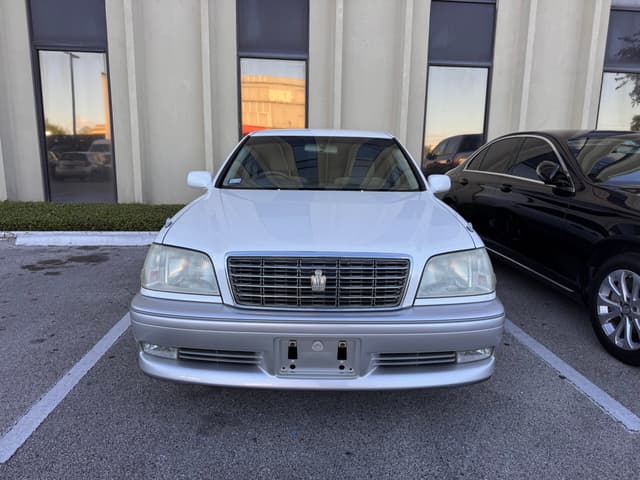 1999 Toyota Crown JDM car for sale — photo 3 of 7