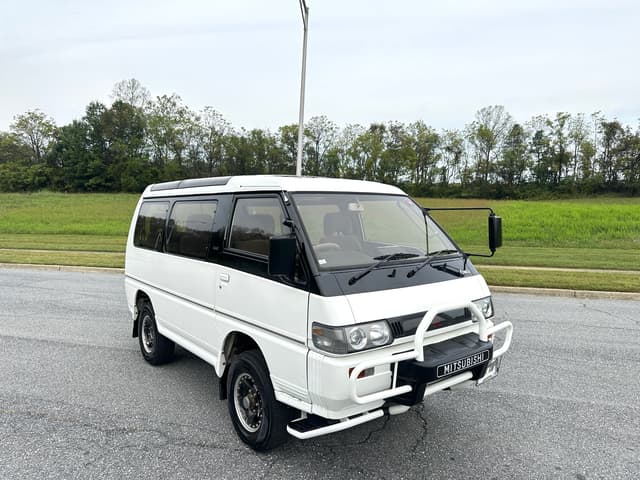 1991 Mitsubishi Delica JDM car for sale — photo 9 of 20