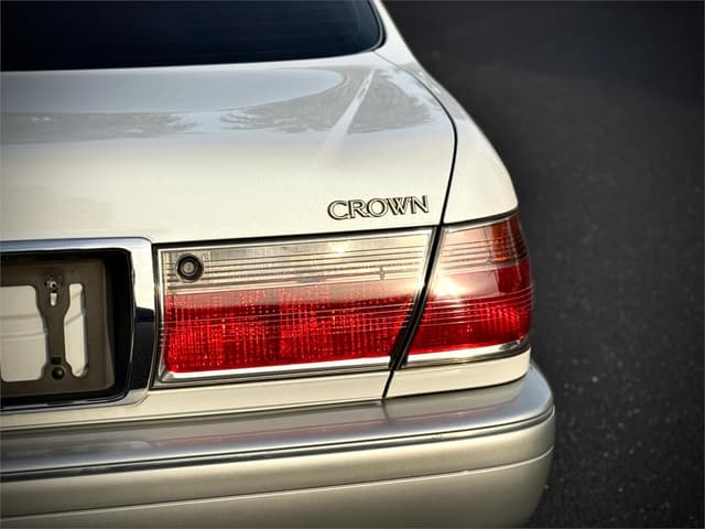 1999 Toyota Crown JDM car for sale — photo 10 of 25