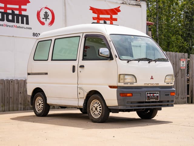 1998 Mitsubishi Minicab JDM car for sale — photo 3 of 15