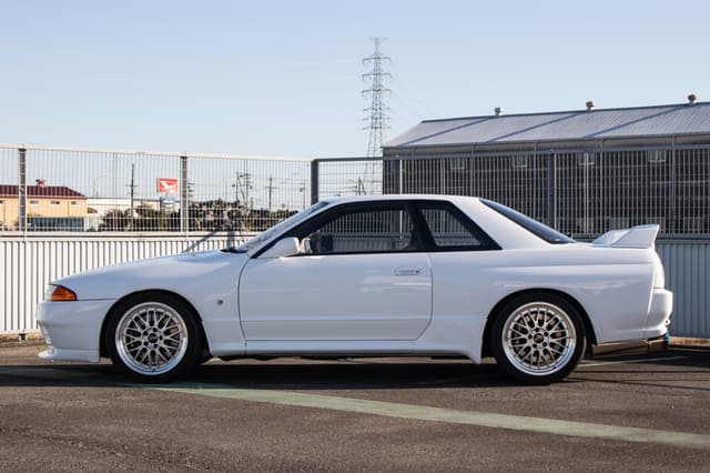 1994 Nissan Skyline JDM car for sale — photo 2 of 25