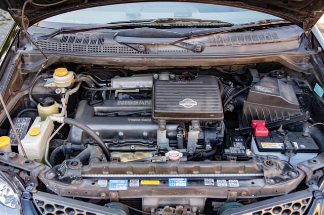 1999 Nissan Tino JDM car for sale — photo 17 of 23