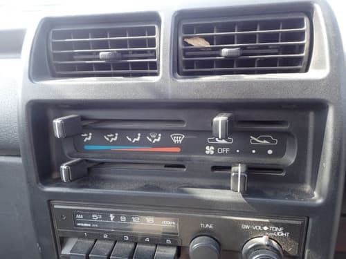 1991 Mitsubishi Minicab JDM car for sale — photo 11 of 14