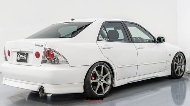 1999 Toyota Altezza JDM car for sale — photo 7 of 25