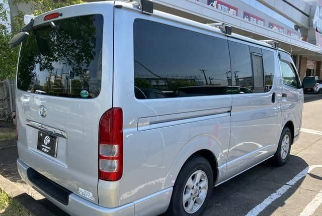 2011 Toyota HiAce JDM car for sale — photo 7 of 19