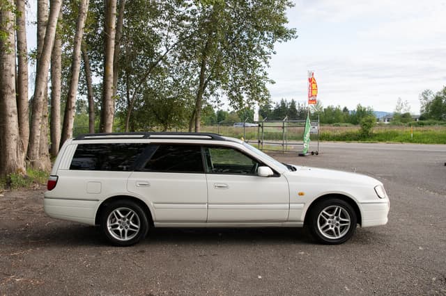 2001 Nissan Stagea JDM car for sale — photo 11 of 15