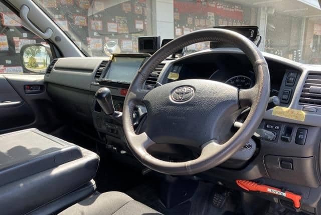 2011 Toyota HiAce JDM car for sale — photo 9 of 19