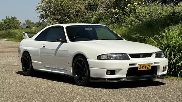 1997 Nissan Skyline JDM car for sale — photo 2 of 25